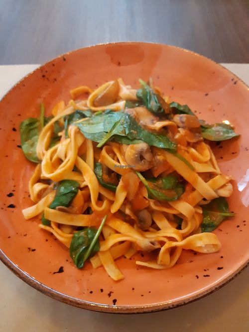 Taglitelli funghi e spinaca at Napoli in Lisbon
