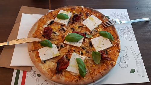 Vegan pizza, delicious bio tofu at Napoli in Lisbon