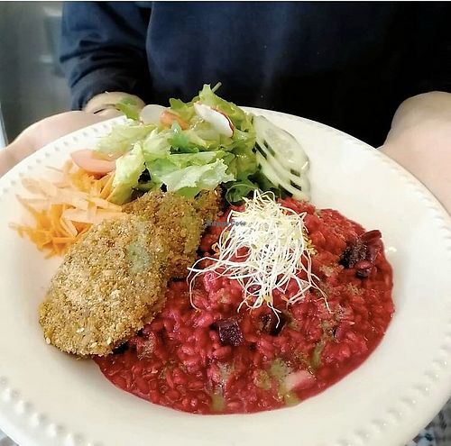 Beetroot risotto and crunchy zucchini  at Café Com Calma in Lisbon