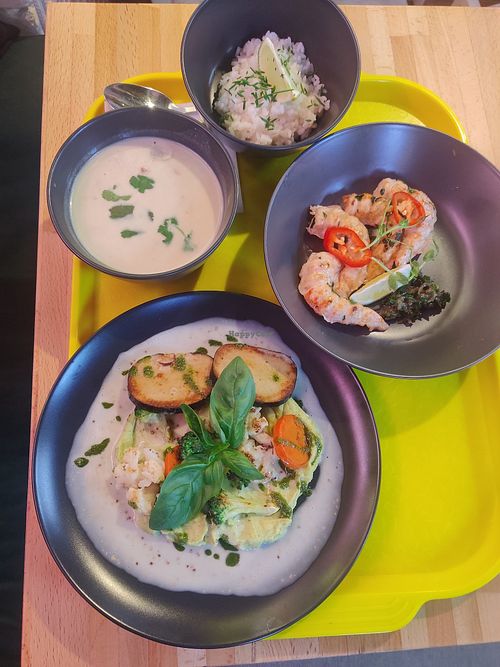 Tom kha, fish fillets, shrimp at Loving Hut - St Kuznetsky Mos in Moscow