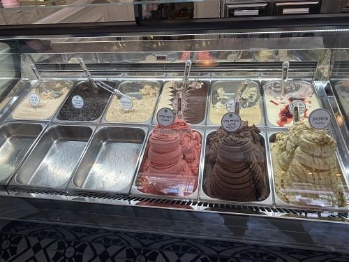 Clearly marked vegan options  at Golda - Ben Yehuda  in Tel Aviv