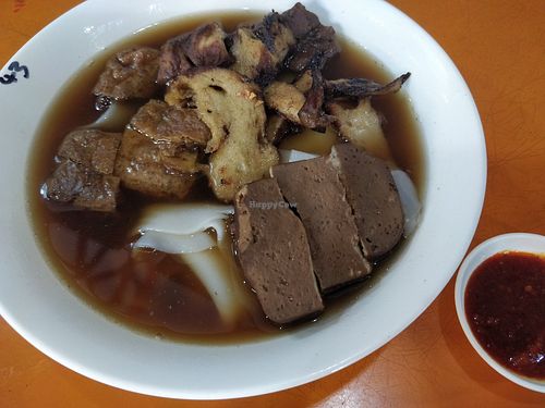 Kway chap at Jin Xin 静心素食 in Central Singapore