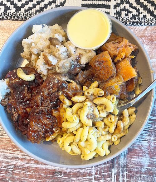 BBQ chik’n plate at Binge Kitchen in Austin