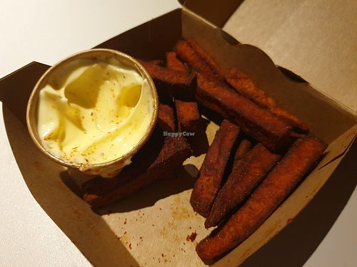 Sweet potato fries with vegan mayo at Tabi Loo in Leuven