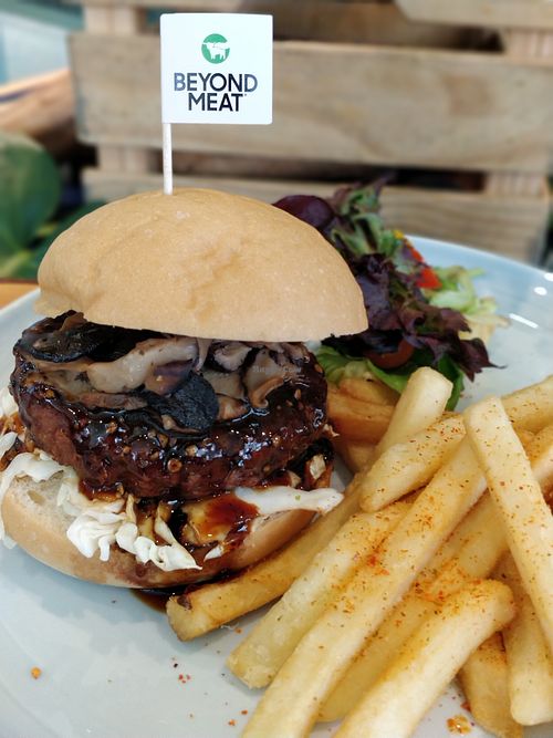Beyond meat burger at Green Common 绿客门 in Central Singapore