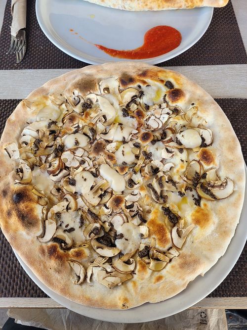 Truffle Pizza at Chris Kitchen in Fuerteventura