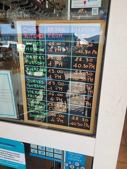 Opening hours (October 2023) at Chris Kitchen in Fuerteventura
