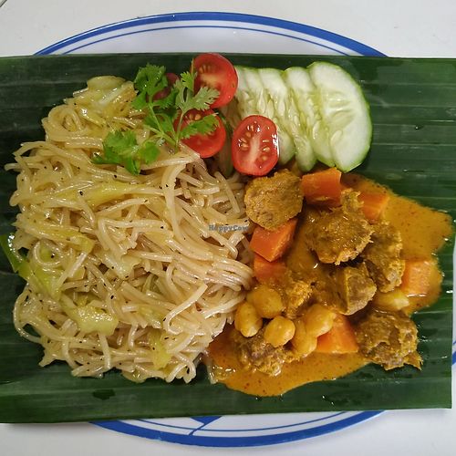 Noodle with Indian Curry
Photo by Indian Vegetarian Cuisine  at Ji Xiang Indian Vegetarian Cuisine 吉祥印度素食 - Alexandra in Central Singapore