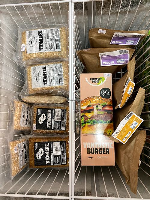 Vegan tofu nuggets, tempeh, vegan cutlets and tofu "syrniki" at Batat in Krasnodar