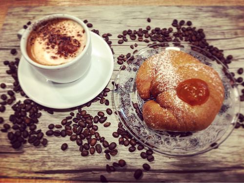 Breakfastime, crueltyfree, organic, vegan, Bologna  at Pasticceria Canape in Bologna