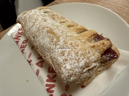 vegan danish  at Anker - Schwedenpl  in Vienna