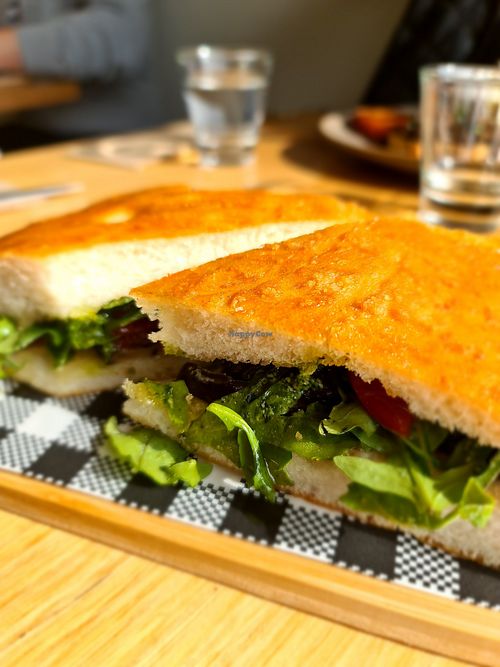  at State Line Cafe in Avondale Heights