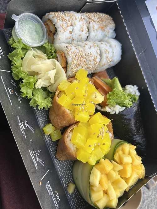 Uramaki Vegan Lemon Ebi 11,95€
Tartare Mango Vegan 6,95€
Temaki zalm vegan without cucumber 4,95€
Inari 4,25€  at SushiPoint in Dordrecht