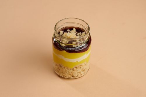 Lemon tarte at Good n Vegan in Berlin