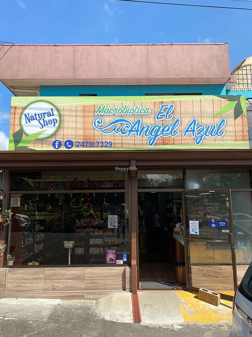 Storefront at Ángel Azul Mercado Natural in La Fortuna