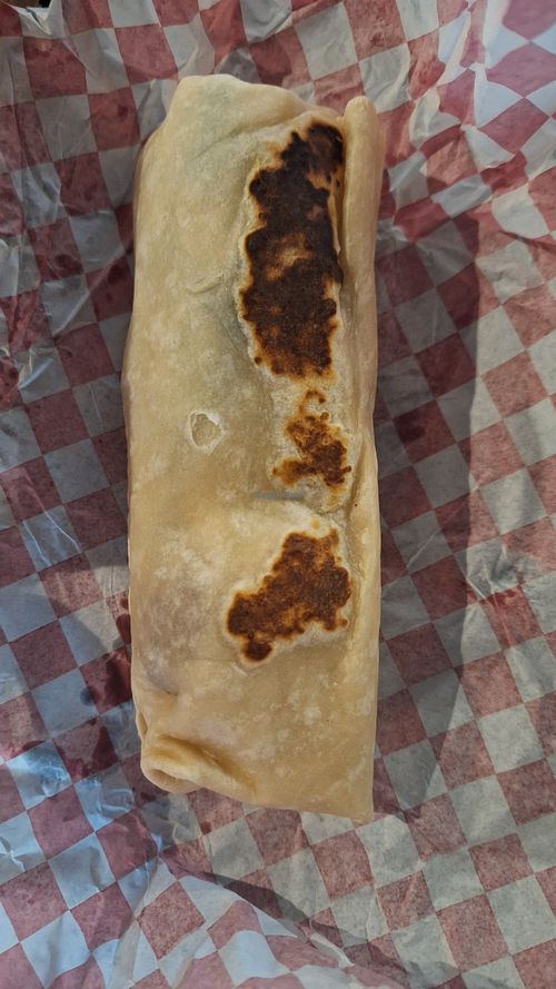 "Pita Falafel" sin pita (es tortillina 🥲) at Fritz - Maybe closed in Mexico City