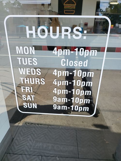 Hours at The Diner Boys in Merrick