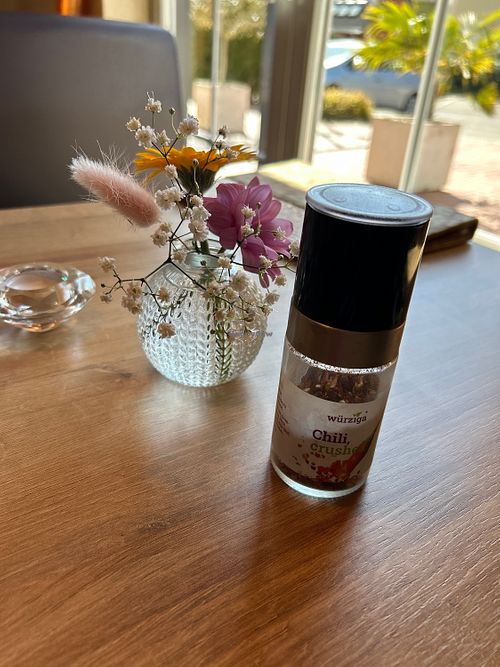 Fresh flowers and chilli flakes:)  at Narasinga in Wassenberg