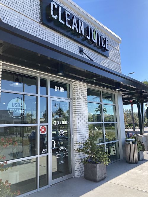 Outside Clean Juice  at Clean Juice in Ponte Vedra Beach