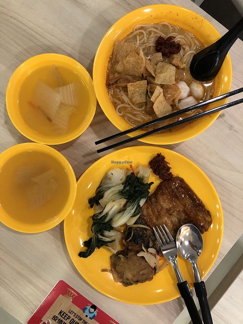 Mixed veggies $3 and laksa $4 at Makan Vegan 斋这里 - Commonwealth in Central Singapore