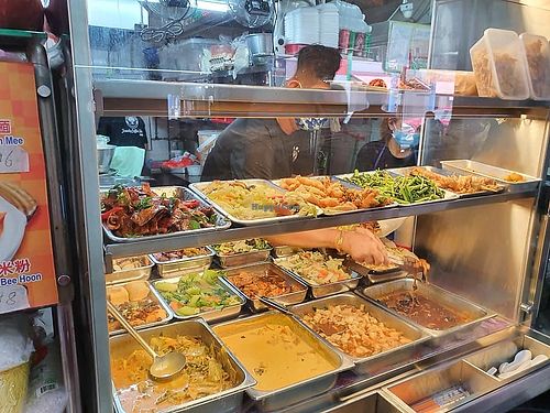 Buffet spread 
Photo by Sam Lama at Ju Fu Yuan Vegetarian Delight 聚福缘素食 - Yishun in North Singapore