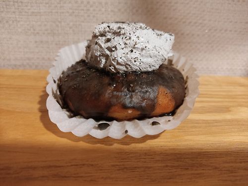 Black sesame and cream at O.verte Donuts 오베흐트 도넛 in Seoul