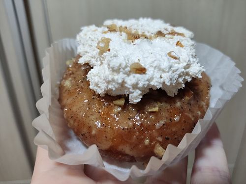 Earl grey and almond at O.verte Donuts 오베흐트 도넛 in Seoul