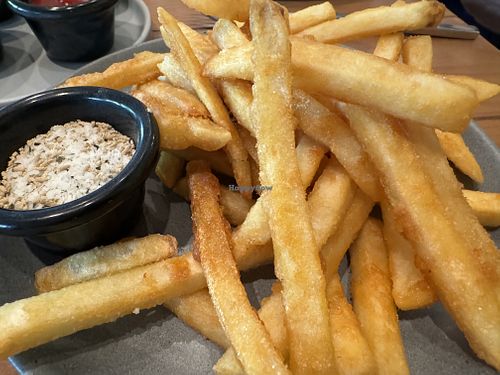UMAMI FRIES V 🌱
smoked pineapple ketchup  at Flamingo's Lazeaway Club in Santa Rosa