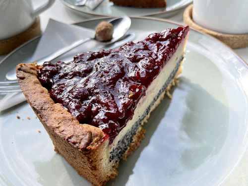 cheesecake (poppy seed) at Südlicht Cafe in Cologne