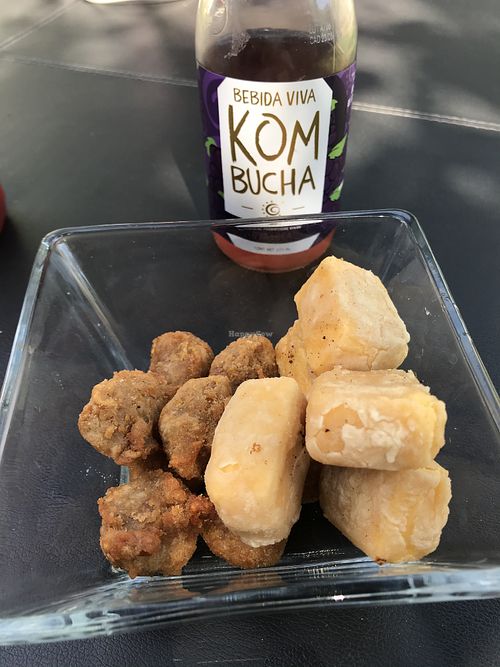 Deditos de queso y nuggets de avena at Puerto Pulsus in Mexico City