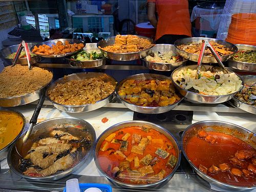 buffet spread. 
photo by Henry Lau aka Mr Purple at Xin Yuan Vegetarian 鑫緣素 in East Singapore