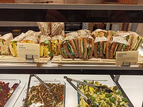 sandwiches, salades at Land & Monkeys - Pernety in Paris