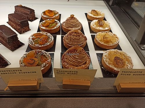 cakes at Land & Monkeys - Pernety in Paris