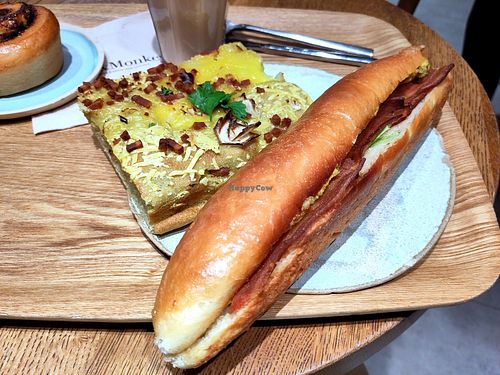 Mimosa-bacon sandwich and foccacia at Land & Monkeys - Pernety in Paris