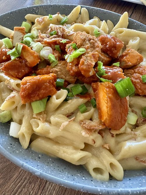 buffalo mac ‘ cheeze   at PiANTA in Providence