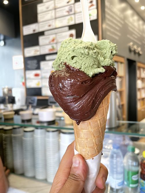 Pistachio and dark chocolate vegan ice cream at Rivareno - Plaça de la Llotja in Mallorca