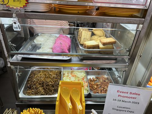 Typical breakfast items at lower prices  at Say Green 绿素 in East Singapore
