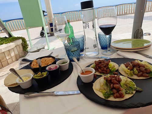 Vegan tacos with sea views at El Rey in Altea