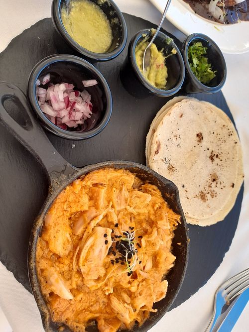 Platillo de tinga de yaca (jackfruit vg tacos) at El Rey in Altea