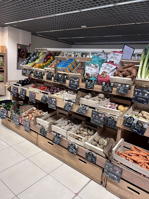 Small produce section   at Les Comptoirs de la Bio in Frouard