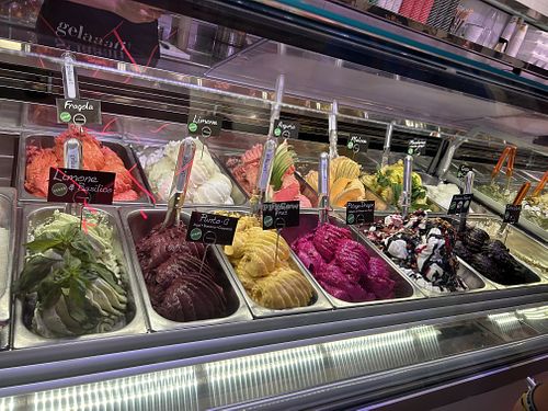 Vegan options labeled   at Gelaaati di Marco in Barcelona