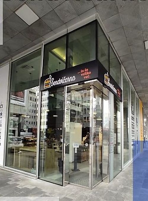 store front (photo from their web page) at Sendvičarna Bavarski dvor in Ljubljana