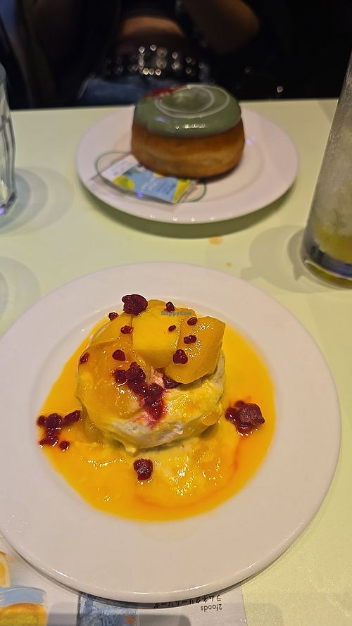 Cheese cake mango and donut melon. Yummyyy at 2foods - Shibuya Loft in Tokyo