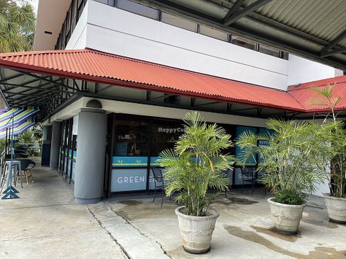 Outsidr  at Barefoot Buddha in St Thomas