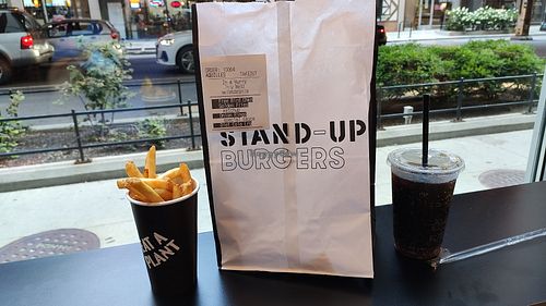pedido at Stand-Up Burgers - Wells in Chicago