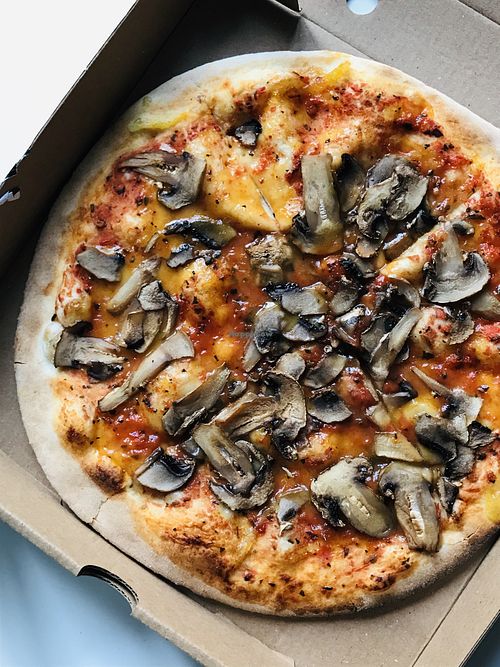 Vegan pizza options at Pizza Il Forno in Istanbul