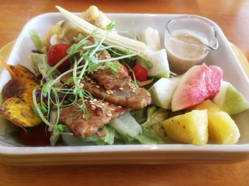 tempeh salad at ChūnTiān Qīng Shí 春天輕食 in Hualien