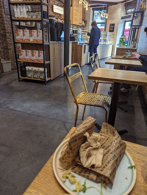 Innenansicht at Land & Monkeys - Roquette in Paris