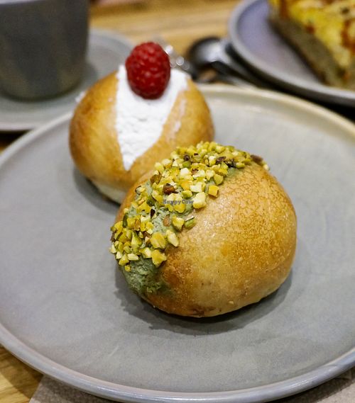 Maritozzo Pistachio and Vanilla at Land & Monkeys - Roquette in Paris