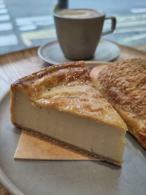 Flan vanille at Land & Monkeys - Roquette in Paris